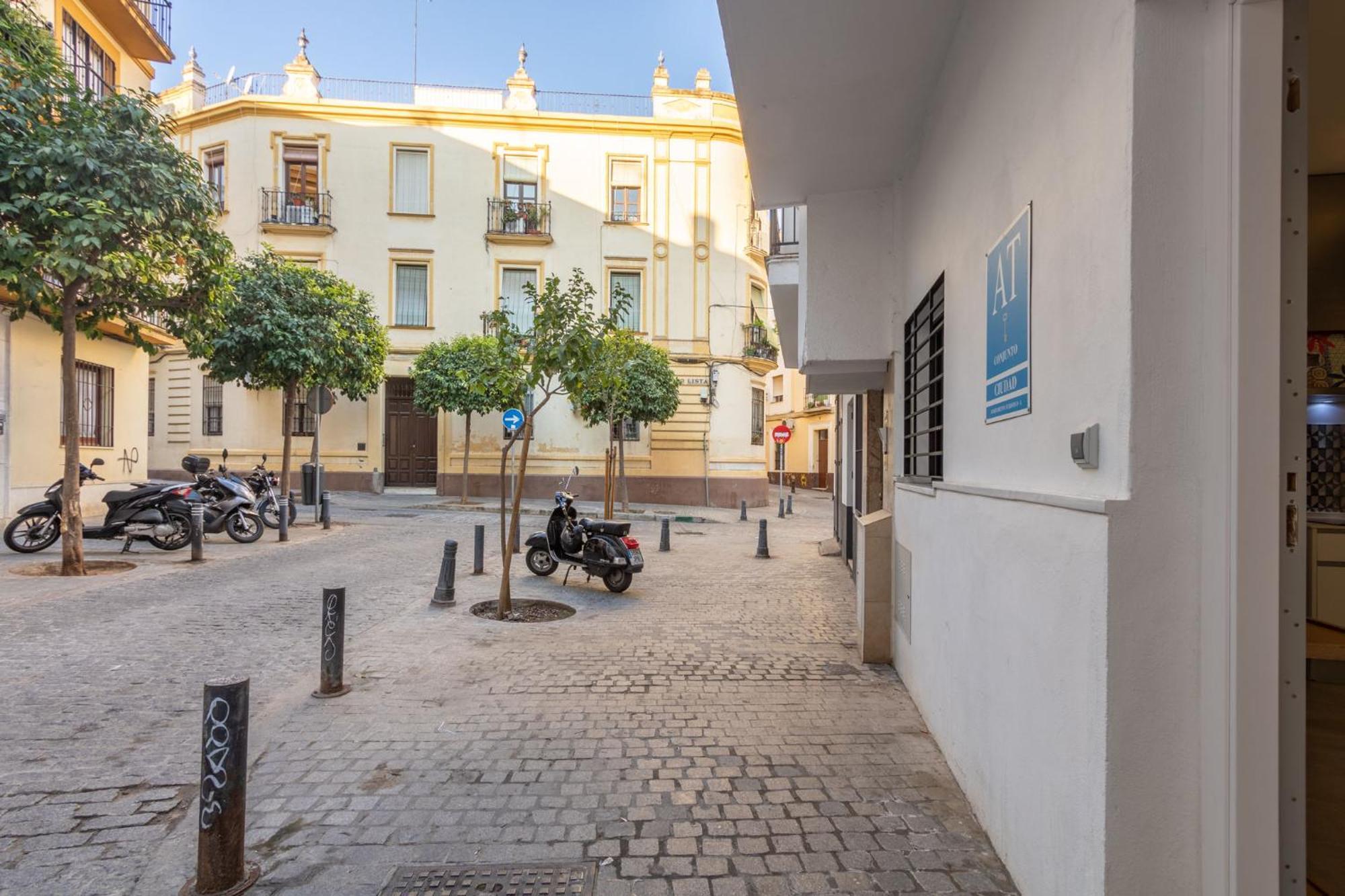 Nine O'Clock Castellar By Valcambre Apartment Севиля Екстериор снимка